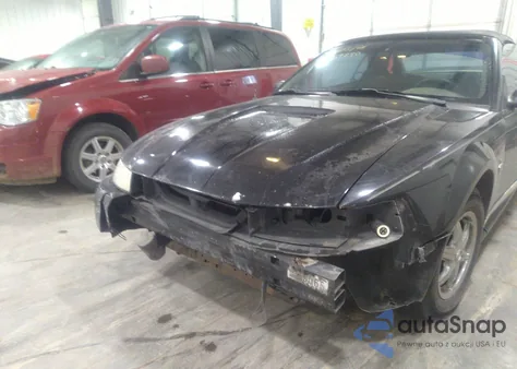 2000 Ford Mustang из США, поврежденный, VIN 1FAFP4446YF135430